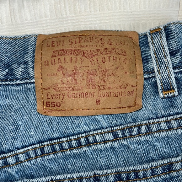 Levi’s Vintage 550 Red Tab Jean Shorts - Picture 5 of 6